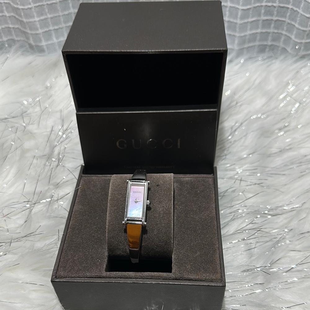 Gucci Pink Pearl Face Silver Luxury Watch - Picture 4 of 7